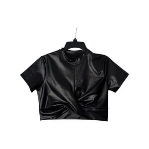 ZASUWA Chic Black Faux Leather Short Sleeve Crop Top
